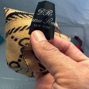 Diana Rosh scarf like new